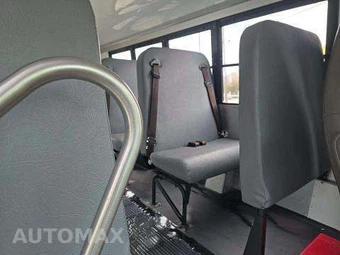 2017 Chevrolet Express 3500 Cutaway 1WT - miniatura 13