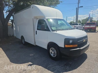 2017 Chevrolet Express 3500 Cutaway 1WT - miniatura 3