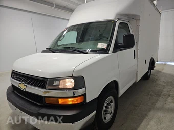 2017 Chevrolet Express 3500 Cutaway 1WT