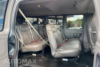 2017 Chevrolet Express 3500 Passenger Van LS 1LS 135.0" WB - miniatura 15