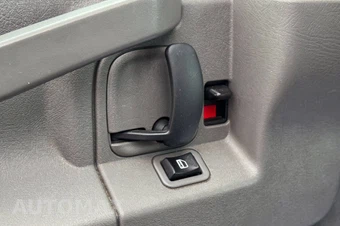 2017 Chevrolet Express 3500 Passenger Van LS 1LS 135.0" WB - miniatura 27