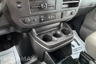 2017 Chevrolet Express 3500 Passenger Van LS 1LS 135.0" WB - miniatura 33