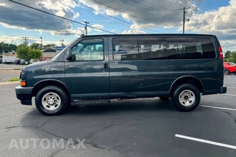 2017 Chevrolet Express 3500 Passenger Van LS 1LS 135.0" WB - miniatura 7