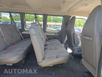 2017 Chevrolet Express 3500 Passenger Van LS 1LS 155.0" WB - miniatura 14