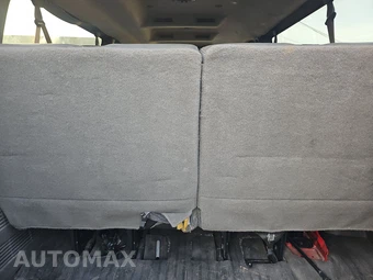 2017 Chevrolet Express 3500 Passenger Van LS 1LS 155.0" WB - miniatura 17
