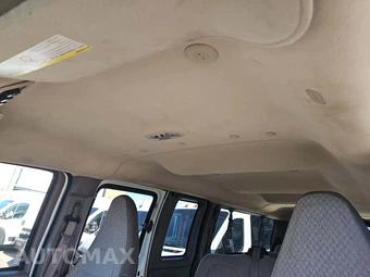 2017 Chevrolet Express 3500 Passenger Van LT 1LT 155.0" WB – miniatura 11