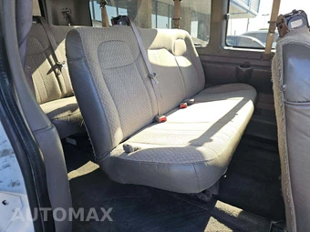2017 Chevrolet Express 3500 Passenger Van LT 1LT 155.0" WB – miniatura 13