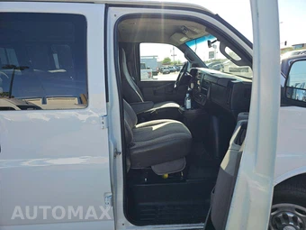 2017 Chevrolet Express 3500 Passenger Van LT 1LT 155.0" WB – miniatura 18