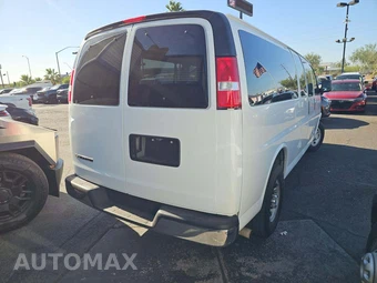 2017 Chevrolet Express 3500 Passenger Van LT 1LT 155.0" WB – miniatura 3