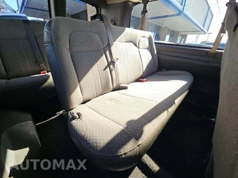 2017 Chevrolet Express 3500 Passenger Van LT 1LT 155.0" WB – miniatura 35