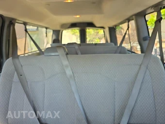 2017 Chevrolet Express 3500 Passenger Van LT 1LT 155.0" WB - miniatura 16