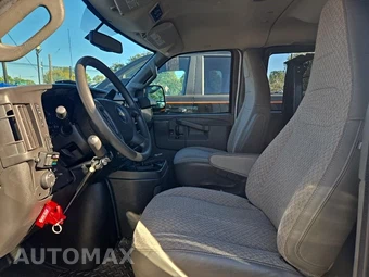 2017 Chevrolet Express 3500 Passenger Van LT 1LT 155.0" WB – miniatura 13