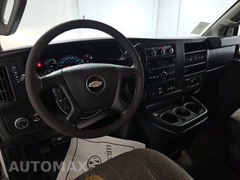 2017 Chevrolet Express 3500 Passenger Van LT 1LT 155.0" WB - miniatura 11
