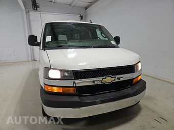 2017 Chevrolet Express 3500 Passenger Van LT 1LT 155.0" WB - miniatura 2