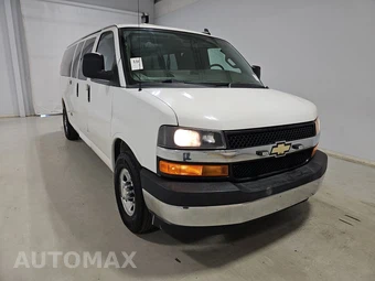 2017 Chevrolet Express 3500 Passenger Van LT 1LT 155.0" WB - miniatura 3