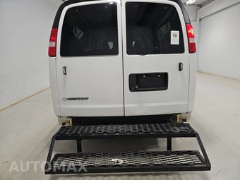 2017 Chevrolet Express 3500 Passenger Van LT 1LT 155.0" WB - miniatura 5