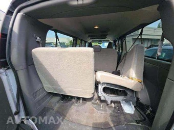 2017 Chevrolet Express 3500 Passenger Van LT 1LT 155.0" WB - miniatura 15