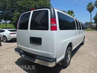 2017 Chevrolet Express 3500 Passenger Van LT 1LT 155.0" WB - miniatura 4