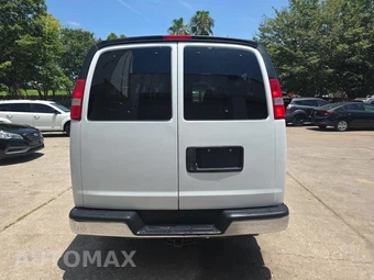 2017 Chevrolet Express 3500 Passenger Van LT 1LT 155.0" WB - miniatura 5