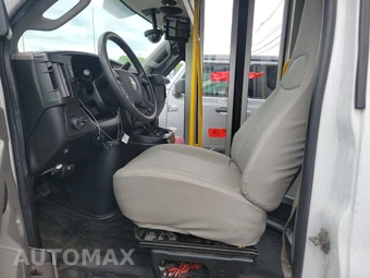 2017 Chevrolet Express 4500 Cutaway 2WT DRW - miniatura 3