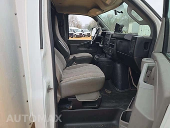 2017 Chevrolet Express 4500 Cutaway 2WT DRW – miniatura 12