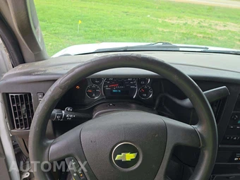 2017 Chevrolet Express 4500 Cutaway 2WT DRW – miniatura 16