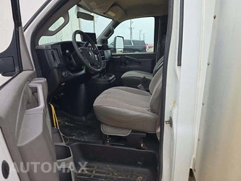 2017 Chevrolet Express 4500 Cutaway 2WT DRW – miniatura 3