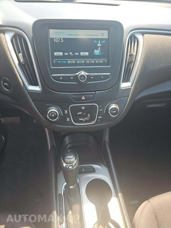 2017 Chevrolet Malibu LS 1FL – miniatura 7