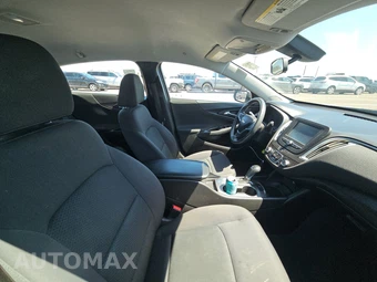 2017 Chevrolet Malibu LS 1FL – miniatura 8