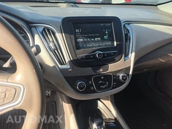 2017 Chevrolet Malibu LS 1LS – miniatura 11