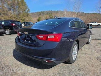 2017 Chevrolet Malibu LS 1LS – miniatura 3