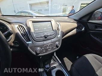 2017 Chevrolet Malibu LT 1LT – miniatura 10
