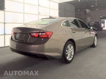 2017 Chevrolet Malibu LT 1LT – miniatura 4
