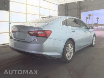 2017 Chevrolet Malibu LT 1LT – miniatura 4