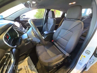2017 Chevrolet Malibu LT 1LT – miniatura 6