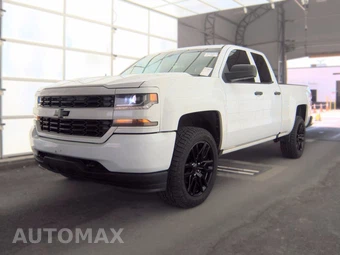 2017 Chevrolet Silverado 1500 Custom Extended Cab Medium Bed 1CX