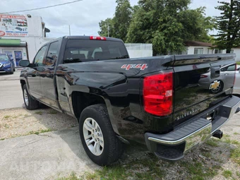 2017 Chevrolet Silverado 1500 LT Extended Cab Medium Bed 1LT – miniatura 2