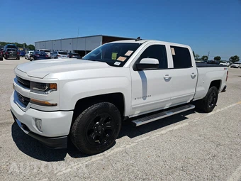2017 Chevrolet Silverado 1500 LT Z71 Crew Cab Medium Bed 2LT