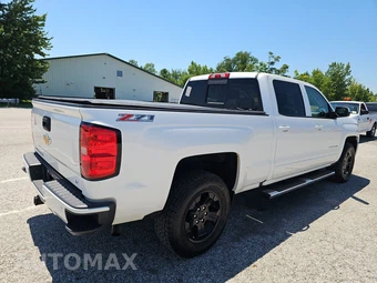 2017 Chevrolet Silverado 1500 LT Z71 Crew Cab Medium Bed 2LT – miniatura 4