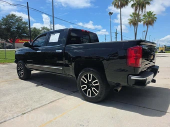 2017 Chevrolet Silverado 1500 LTZ Crew Cab Short Bed 1LZ – miniatura 2