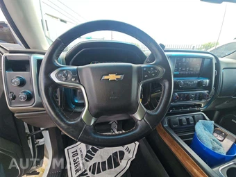 2017 Chevrolet Silverado 1500 LTZ Crew Cab Short Bed 1LZ - miniatura 10