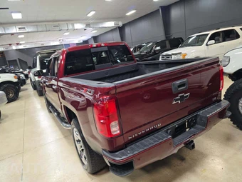 2017 Chevrolet Silverado 1500 LTZ Z71 Crew Cab Short Bed 2LZ - miniatura 2