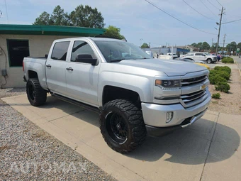 2017 Chevrolet Silverado 1500 LTZ Z71 Crew Cab Short Bed 2LZ - miniatura 4