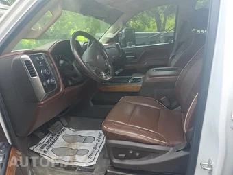 2017 Chevrolet Silverado 2500HD High Country Crew Cab Medium Bed 3LZ - miniatura 13