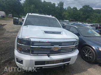 2017 Chevrolet Silverado 2500HD High Country Crew Cab Medium Bed 3LZ - miniatura 2