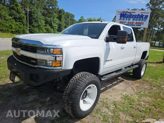 2017 Chevrolet Silverado 2500HD LT Crew Cab Medium Bed 1LT