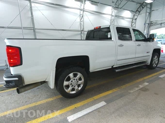 2017 Chevrolet Silverado 2500HD LTZ Crew Cab Long Bed - miniatura 4
