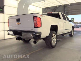 2017 Chevrolet Silverado 2500HD LTZ Crew Cab Long Bed 1LZ - miniatura 4