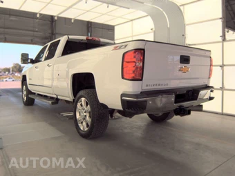 2017 Chevrolet Silverado 2500HD LTZ Crew Cab Long Bed 1LZ - miniatura 6