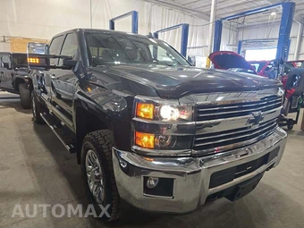 2017 Chevrolet Silverado 2500HD LTZ Crew Cab Medium Bed - miniatura 4